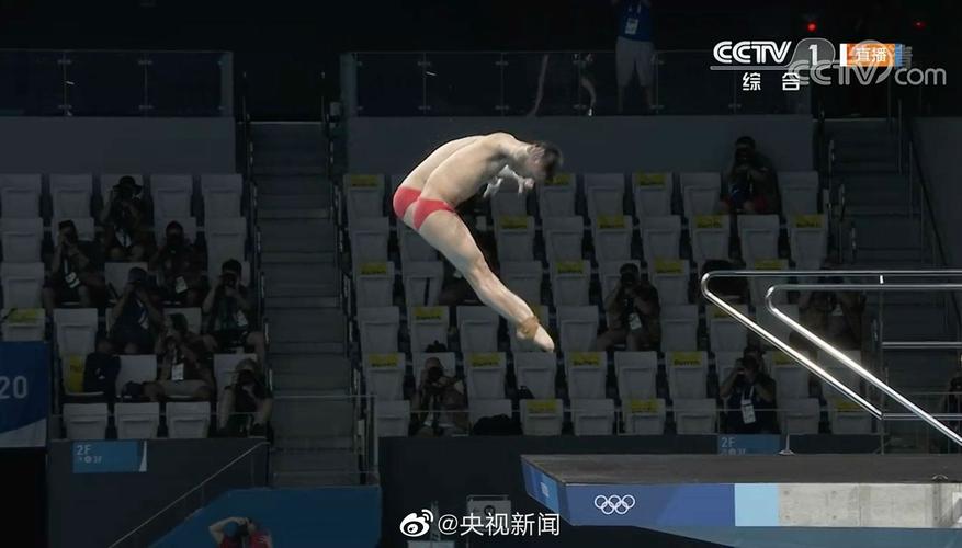 男子10米跳台跳水决赛直播的相关图片